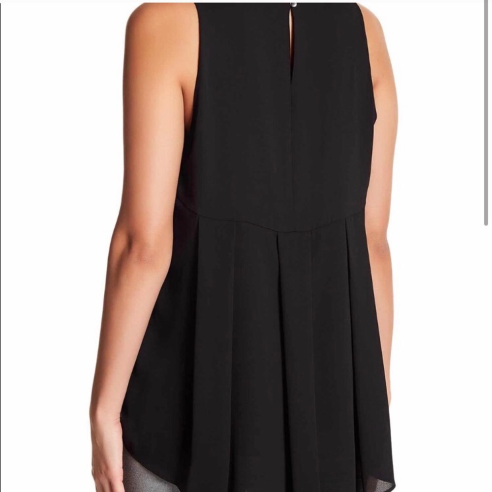Vince Camuto Hi-Low Tank with Pleated Back Size S